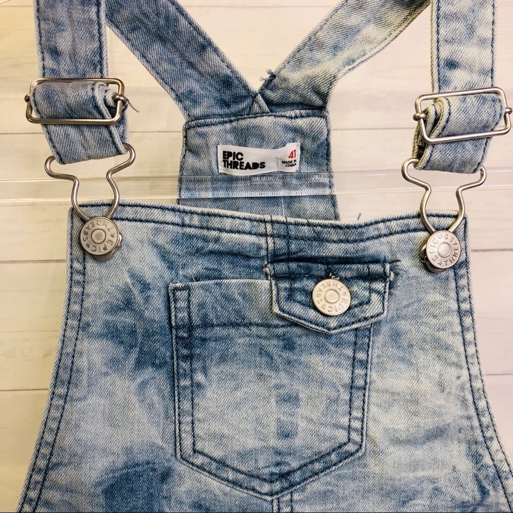 Epic Threats Girls 4T Tie-Dyed Denim shortoveralls - Picture 2 of 6